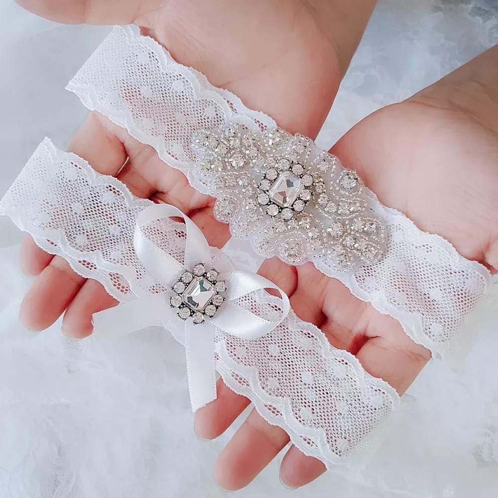 The Rhinestones Embellished Bridal Garter Set